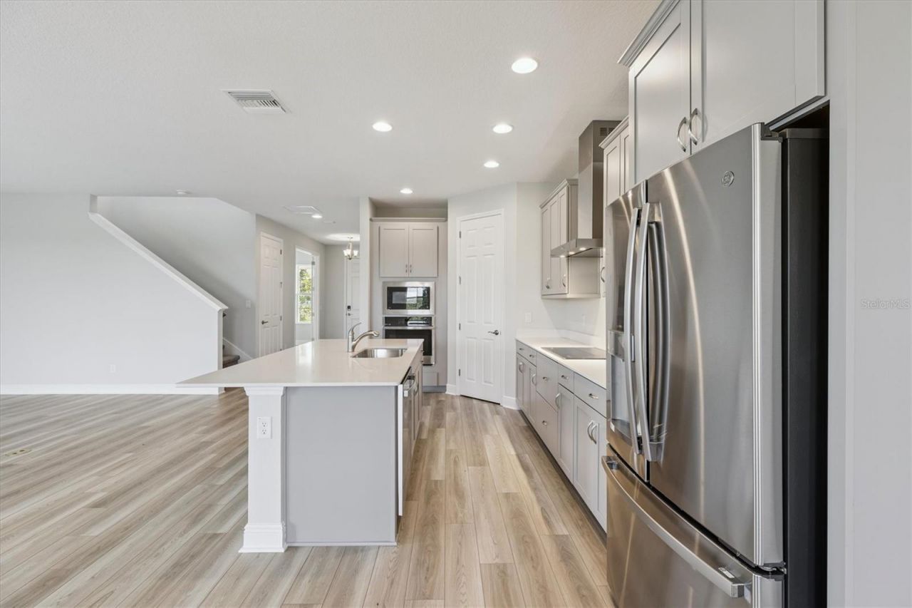 9711 Surrey Rose Drive, San Antonio, FL 33576 Photo