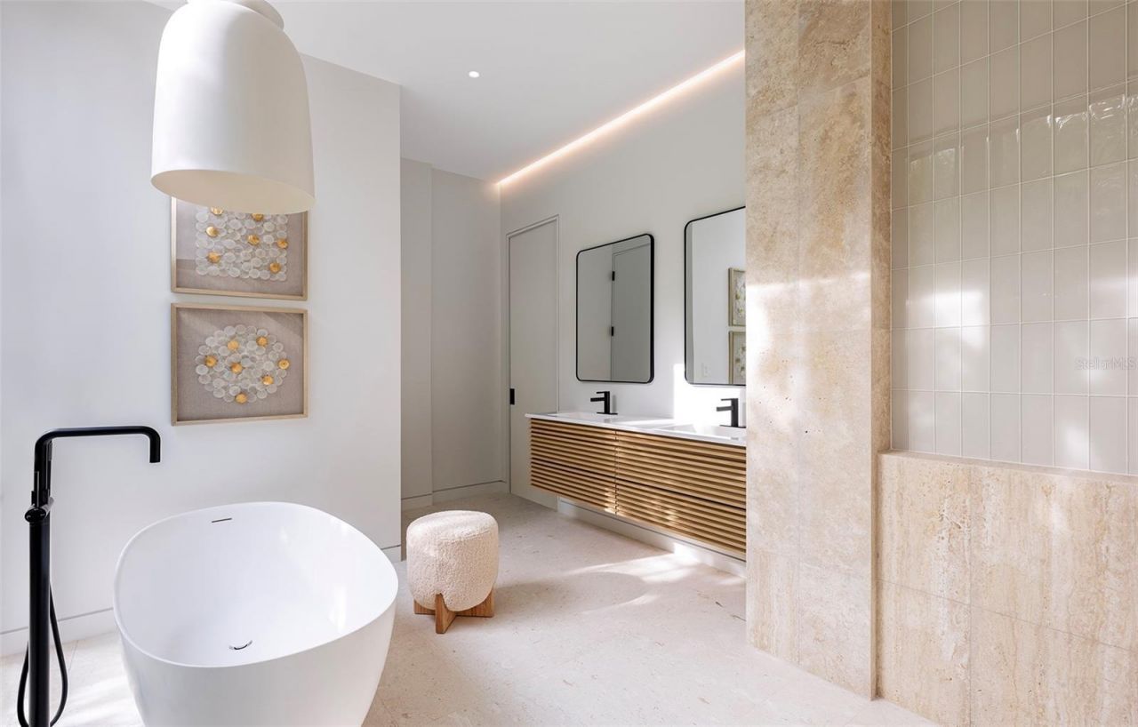 1642 Bahia Vista Street, Sarasota, FL 34239 Photo