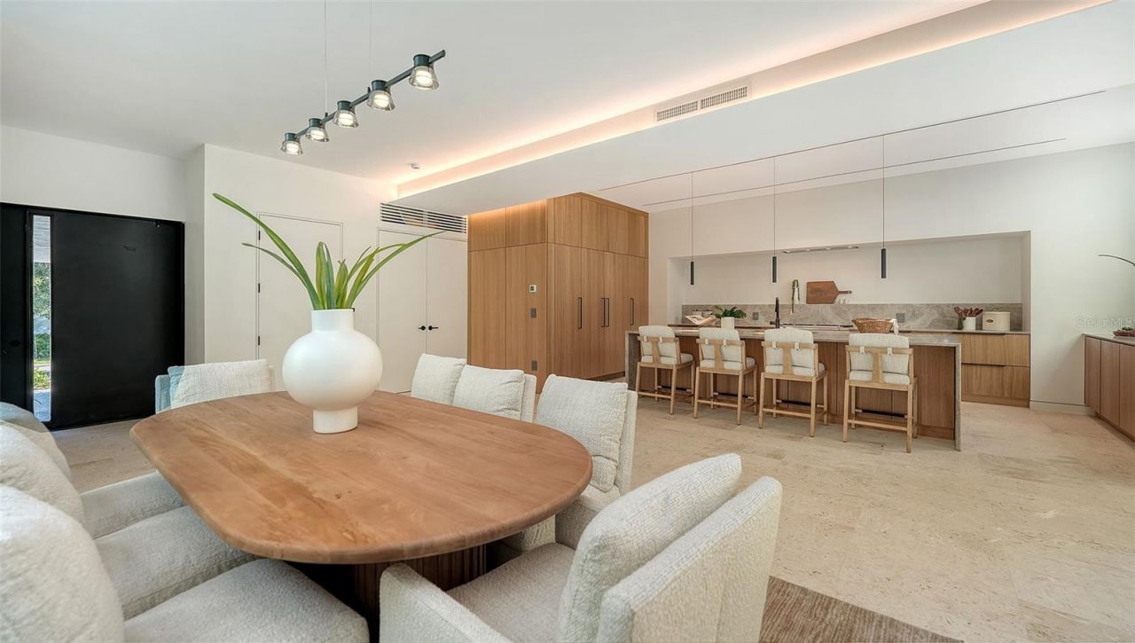 1642 Bahia Vista Street, Sarasota, FL 34239 Photo