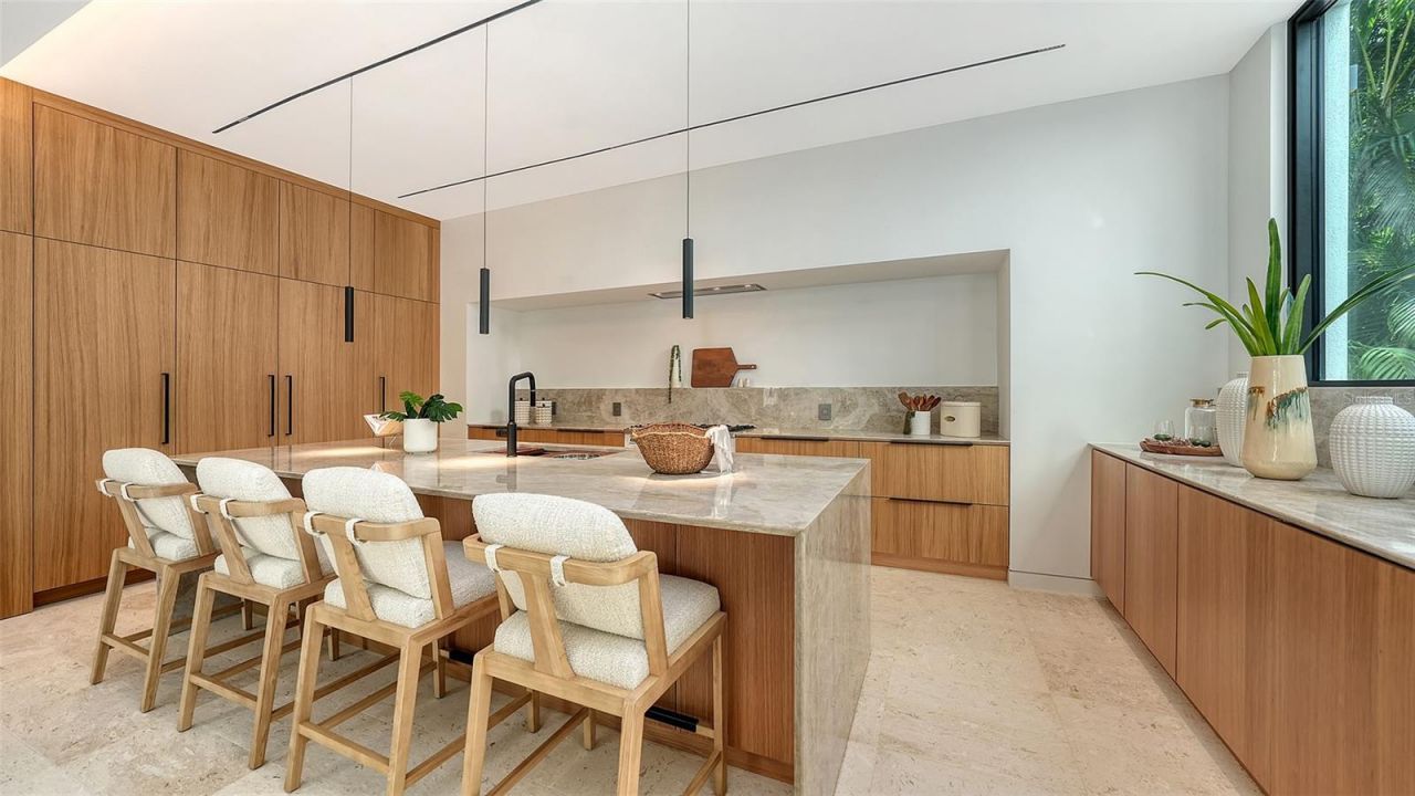 1642 Bahia Vista Street, Sarasota, FL 34239 Photo