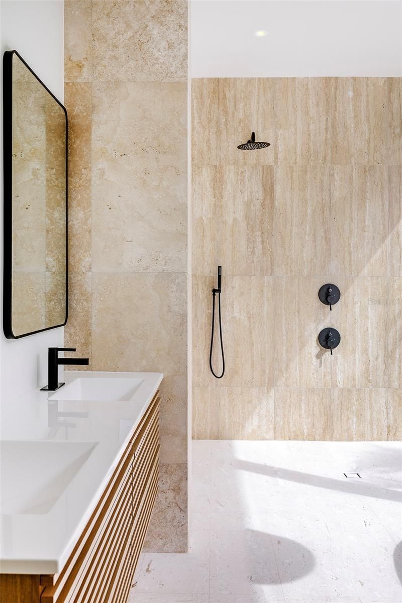 1642 Bahia Vista Street, Sarasota, FL 34239 Photo