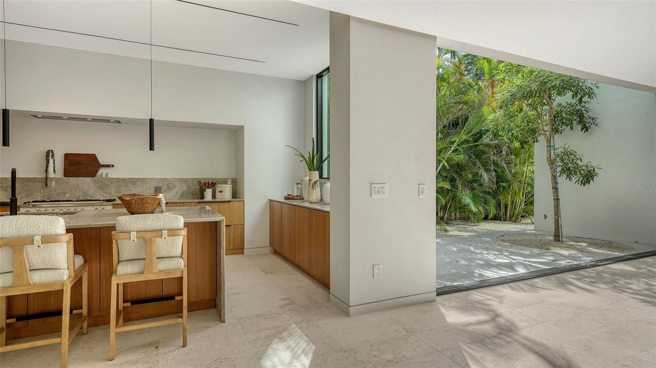 1642 Bahia Vista Street, Sarasota, FL 34239 Photo