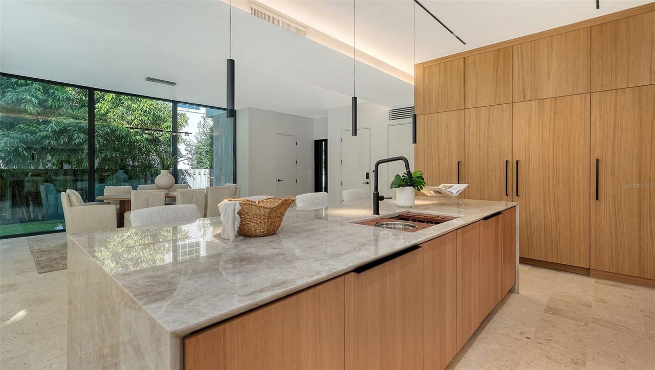 1642 Bahia Vista Street, Sarasota, FL 34239 Photo