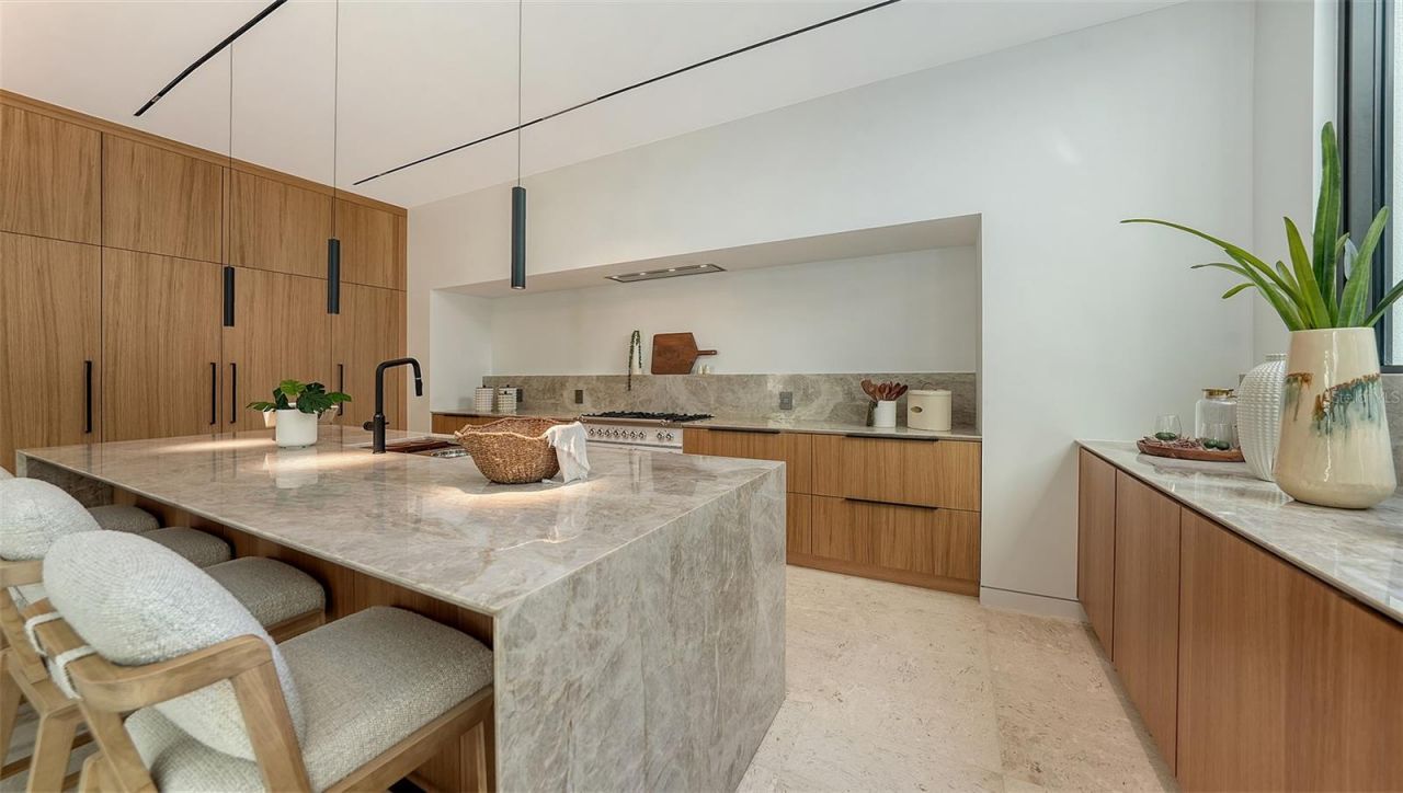 1642 Bahia Vista Street, Sarasota, FL 34239 Photo