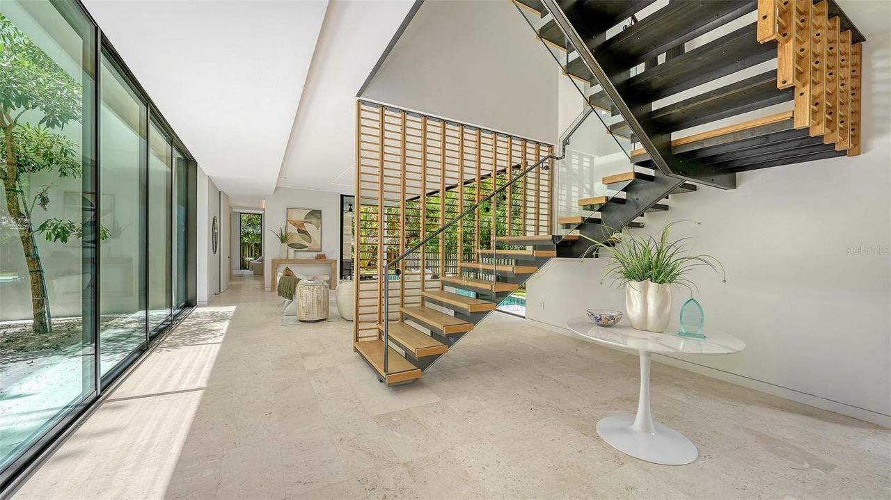 1642 Bahia Vista Street, Sarasota, FL 34239 Photo