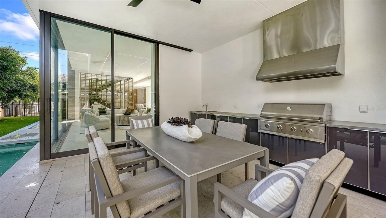 1642 Bahia Vista Street, Sarasota, FL 34239 Photo