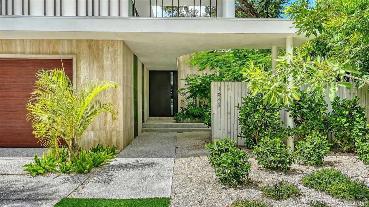 1642 Bahia Vista Street, Sarasota, FL 34239 Photo