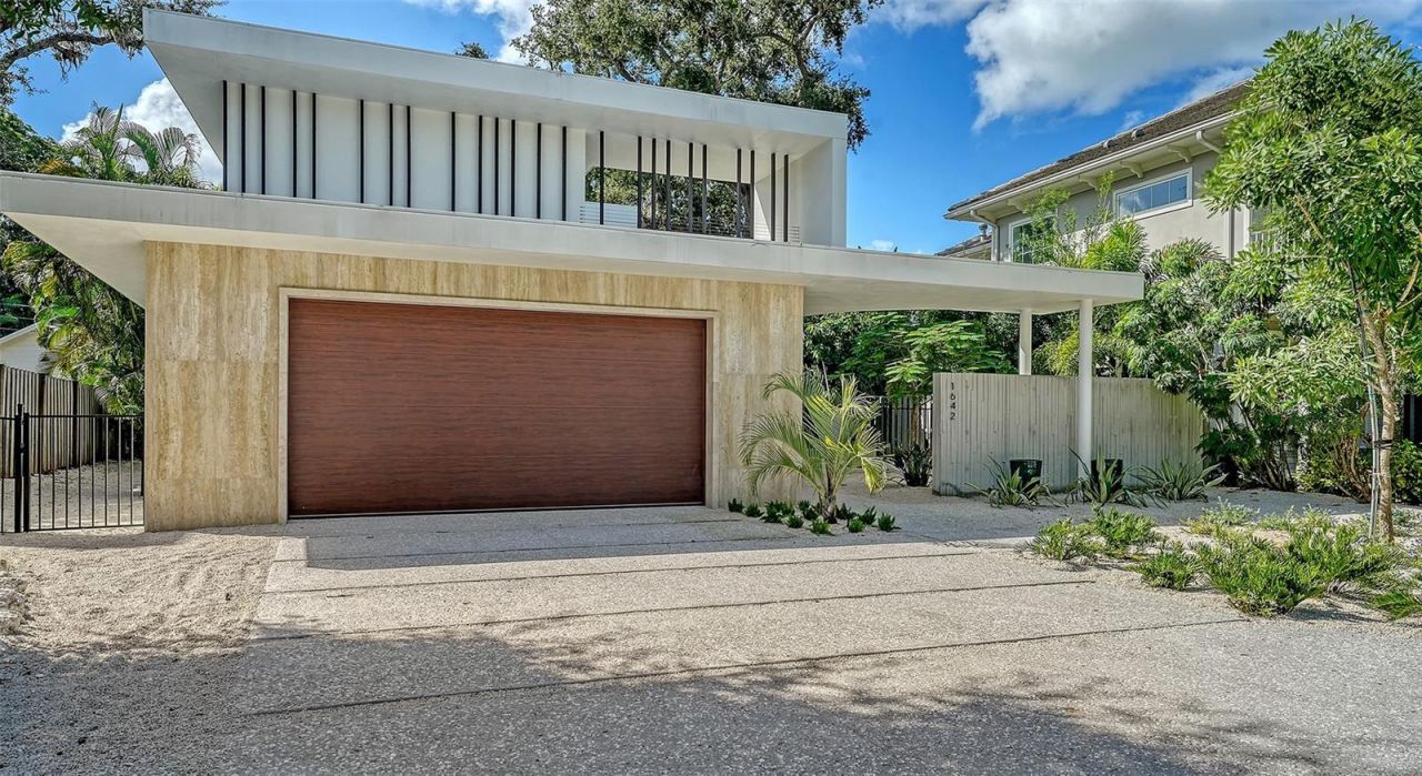 1642 Bahia Vista Street, Sarasota, FL 34239 Photo
