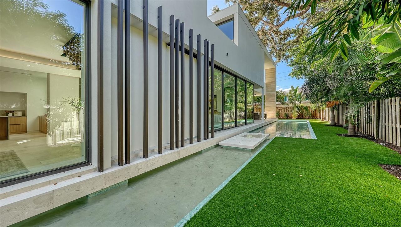 1642 Bahia Vista Street, Sarasota, FL 34239 Photo