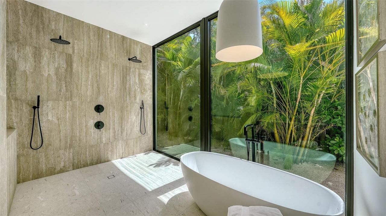 1642 Bahia Vista Street, Sarasota, FL 34239 Photo