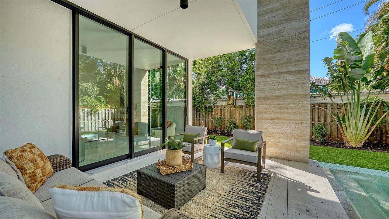 1642 Bahia Vista Street, Sarasota, FL 34239 Photo