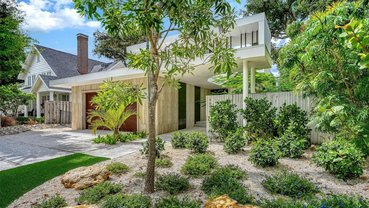 1642 Bahia Vista Street, Sarasota, FL 34239 Photo