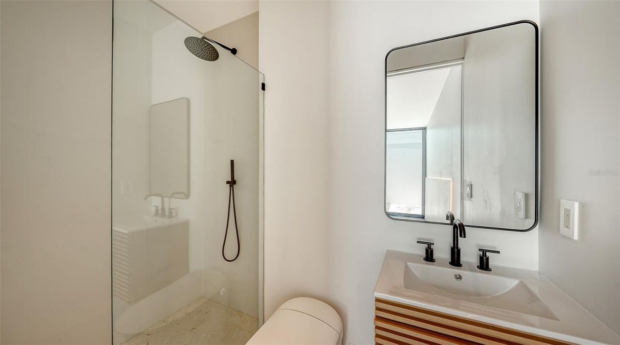 1642 Bahia Vista Street, Sarasota, FL 34239 Photo
