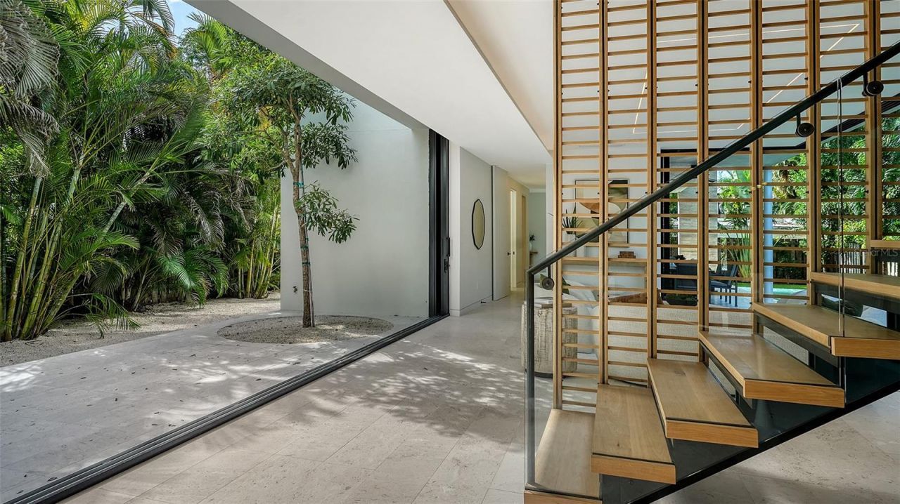 1642 Bahia Vista Street, Sarasota, FL 34239 Photo