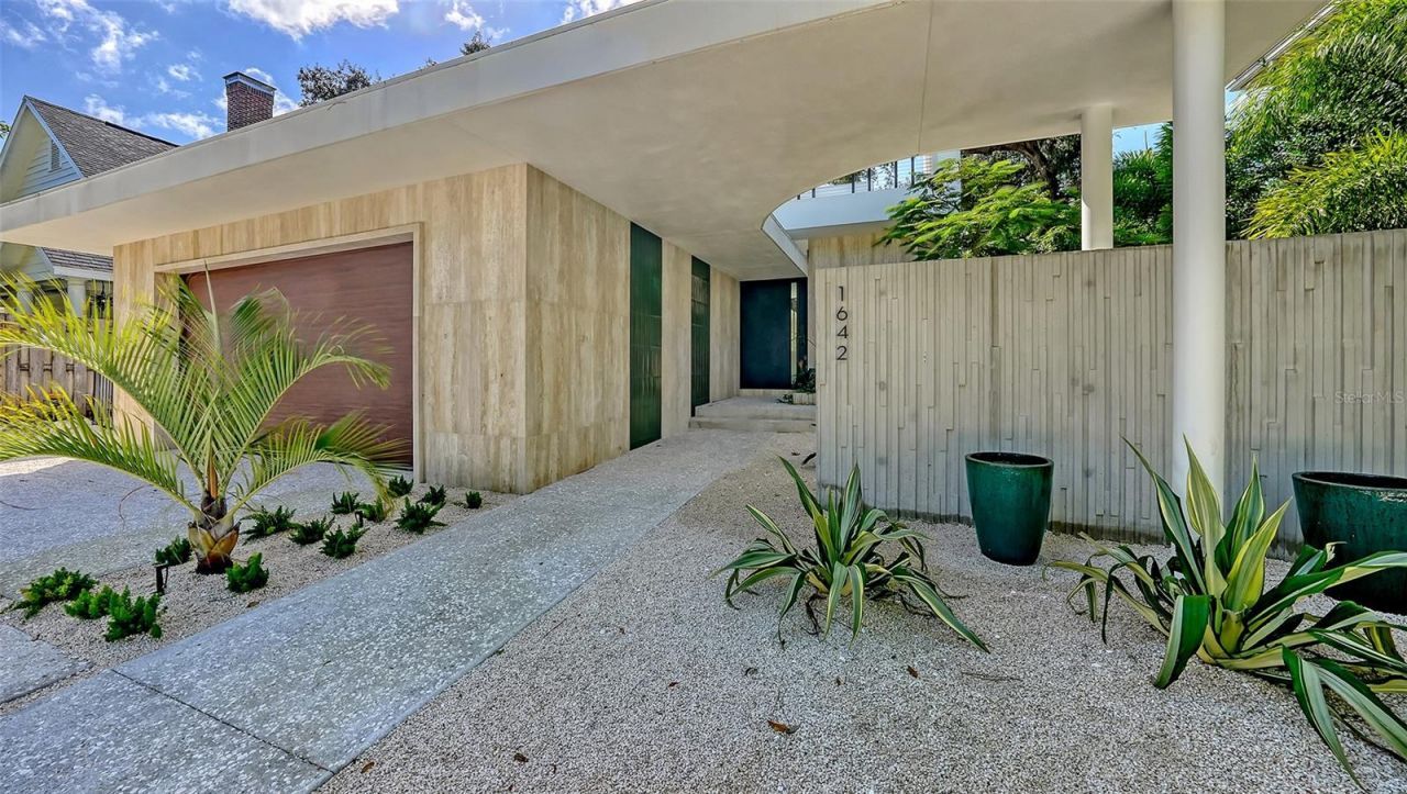 1642 Bahia Vista Street, Sarasota, FL 34239 Photo