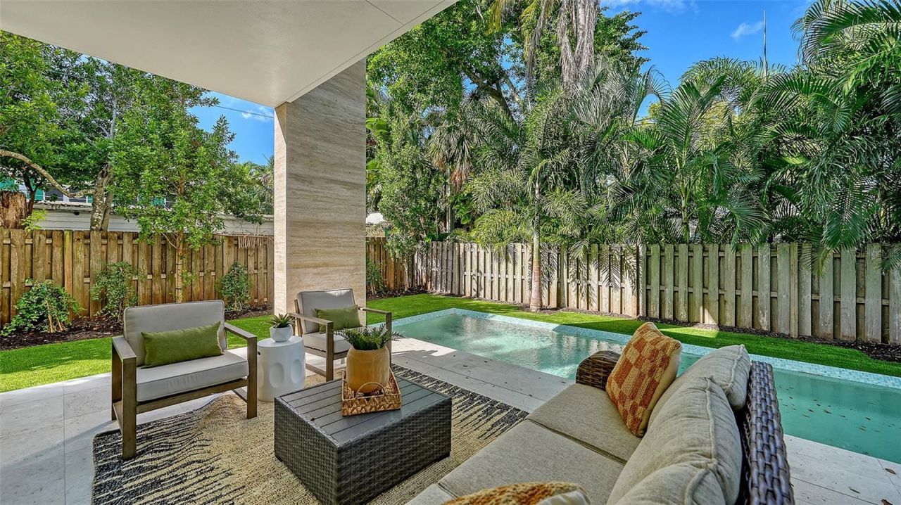 1642 Bahia Vista Street, Sarasota, FL 34239 Photo