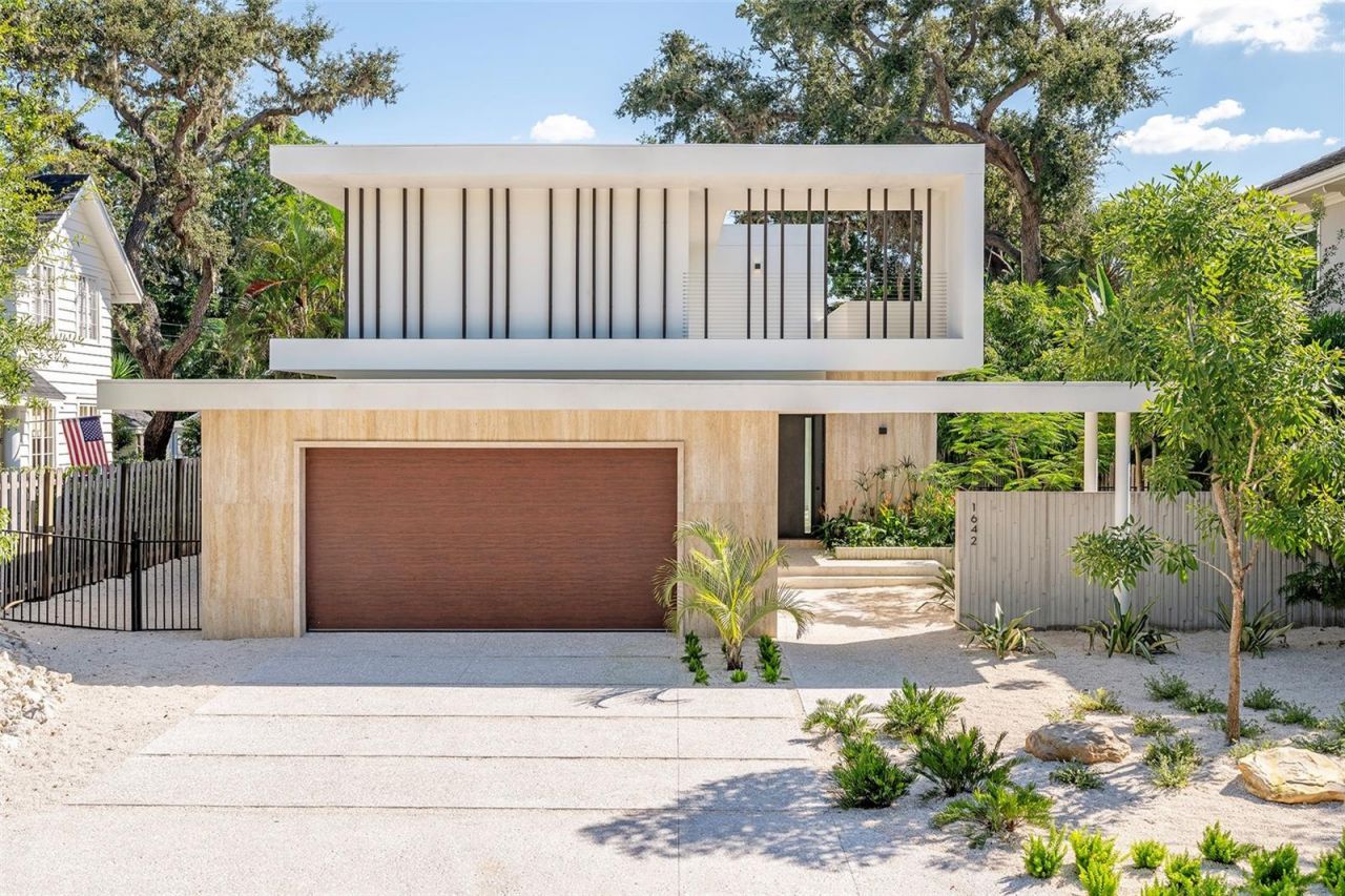 1642 Bahia Vista Street, Sarasota, FL 34239 Photo