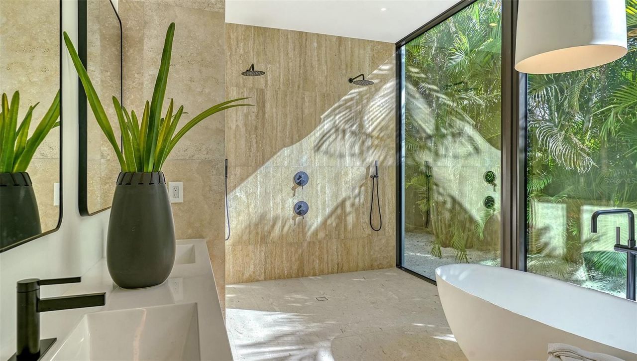 1642 Bahia Vista Street, Sarasota, FL 34239 Photo