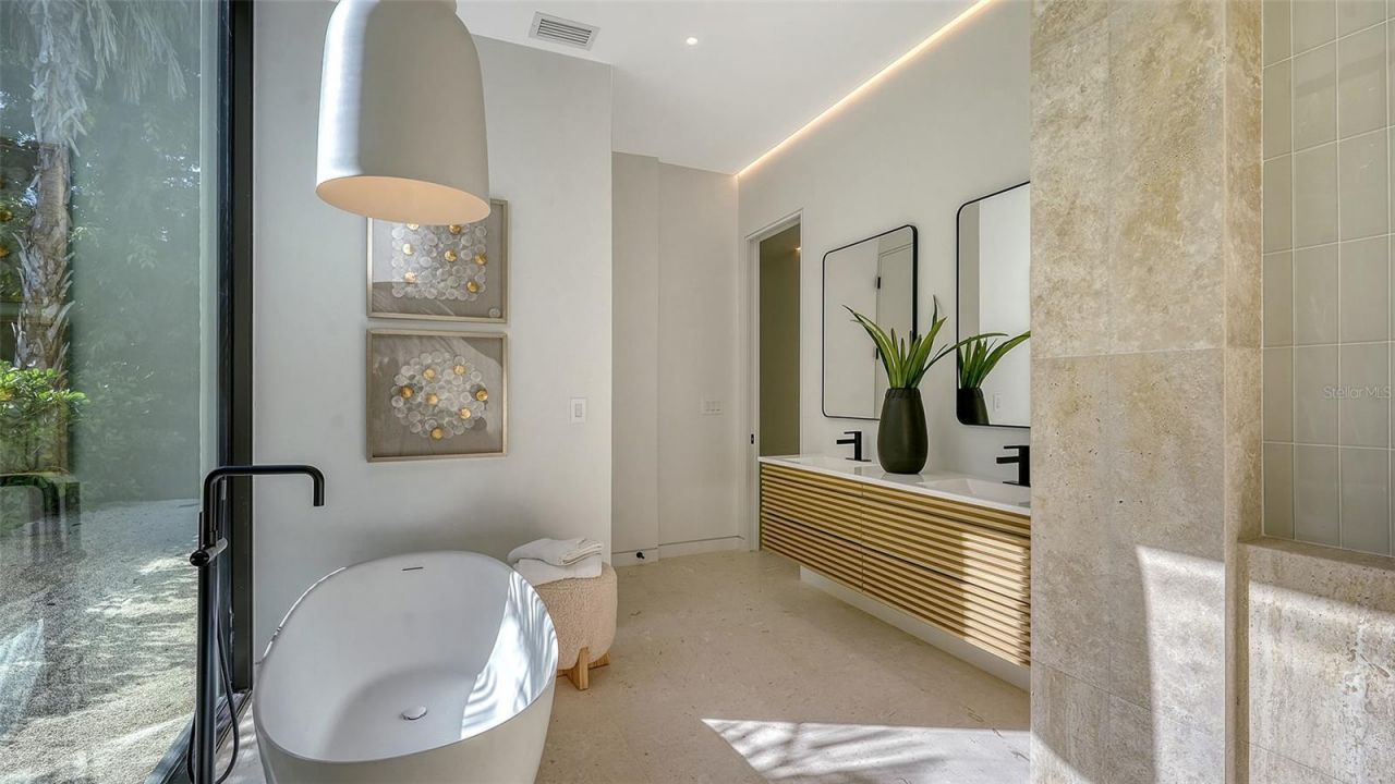 1642 Bahia Vista Street, Sarasota, FL 34239 Photo