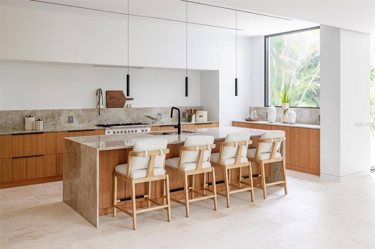 1642 Bahia Vista Street, Sarasota, FL 34239 Photo