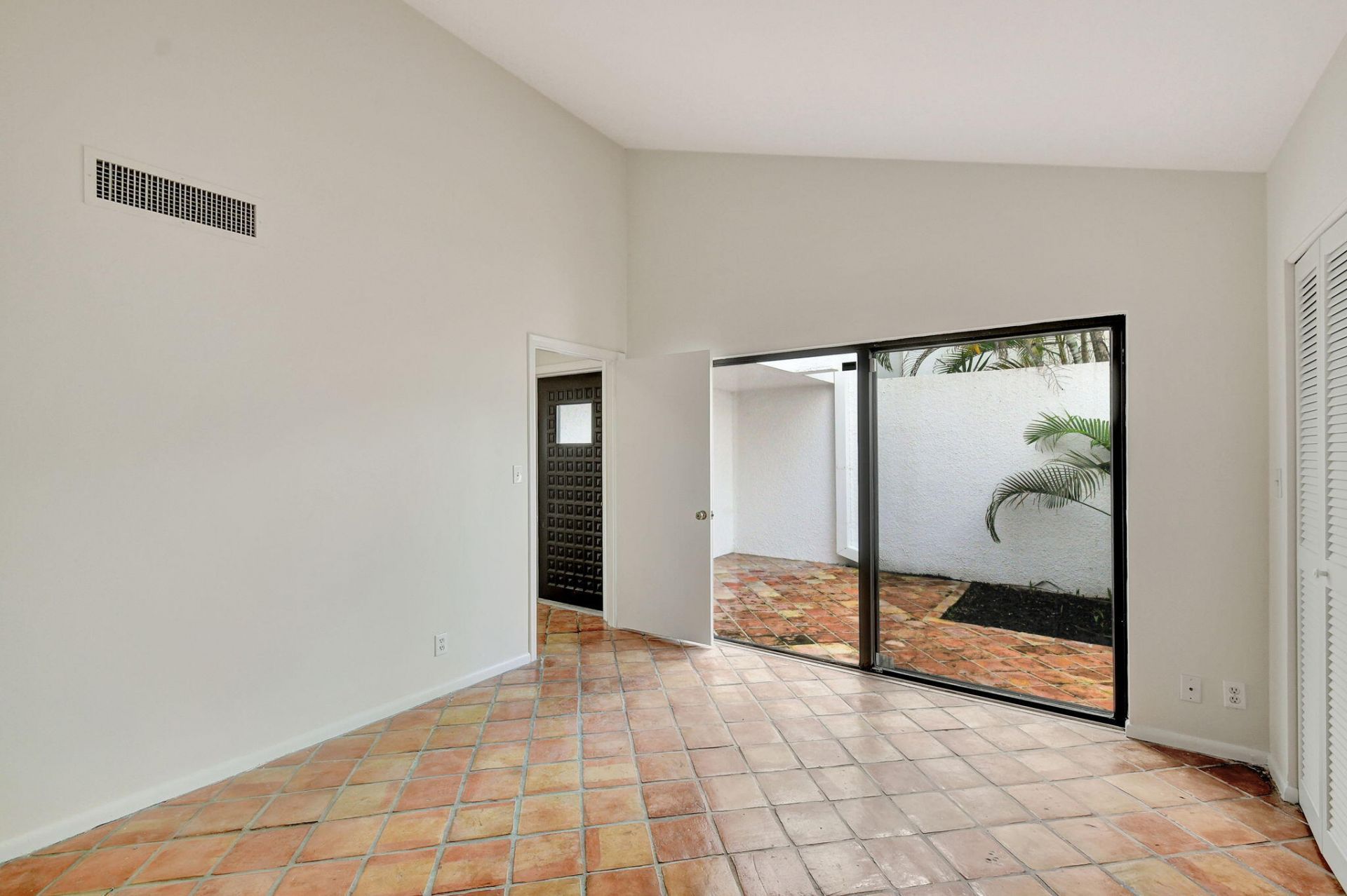 1906 Presidential Way, Unit 1-C, West Palm Beach, FL 33401 Photo