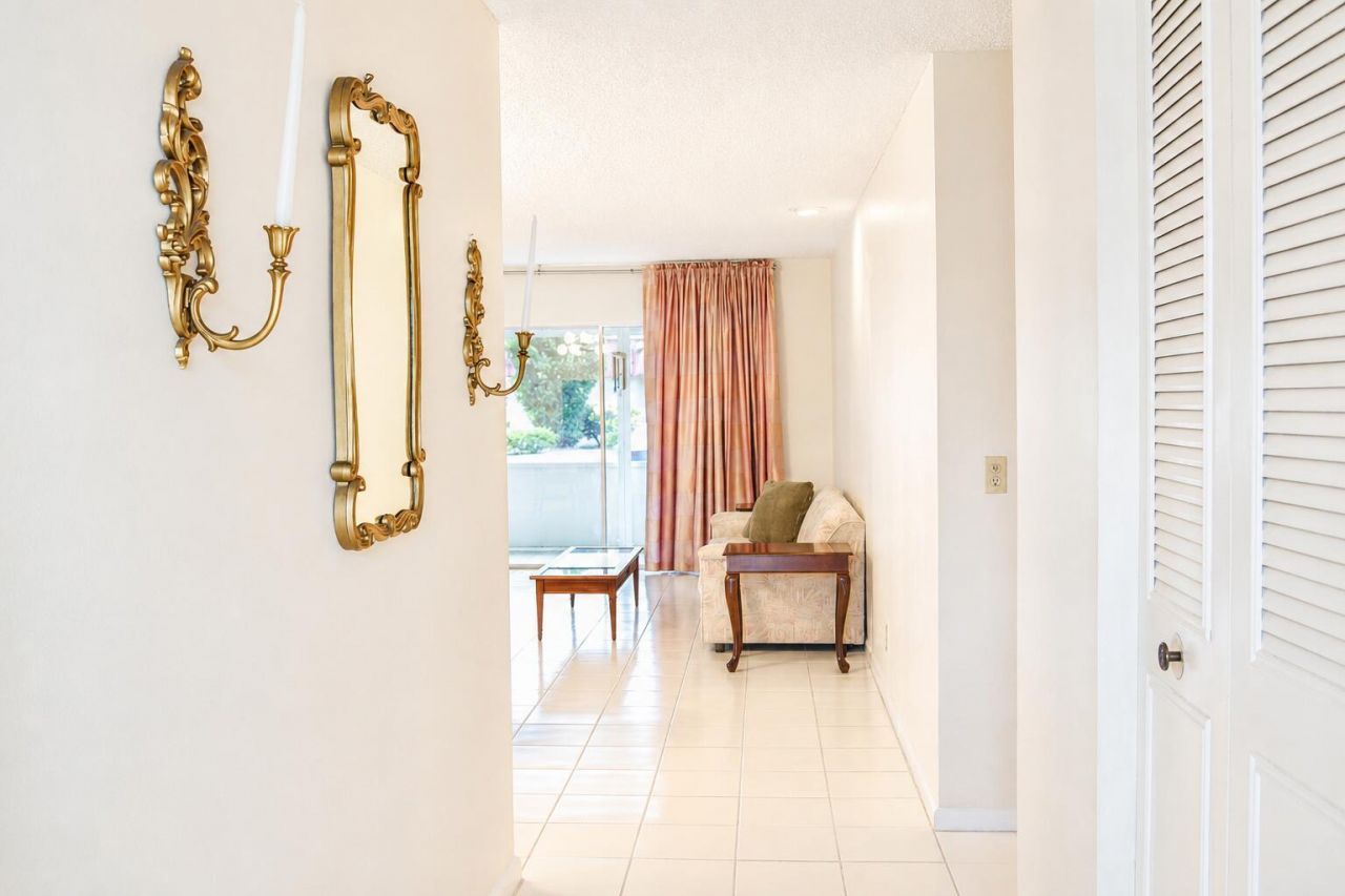 570 Laconia Circle, Lake Worth, FL 33467 Photo