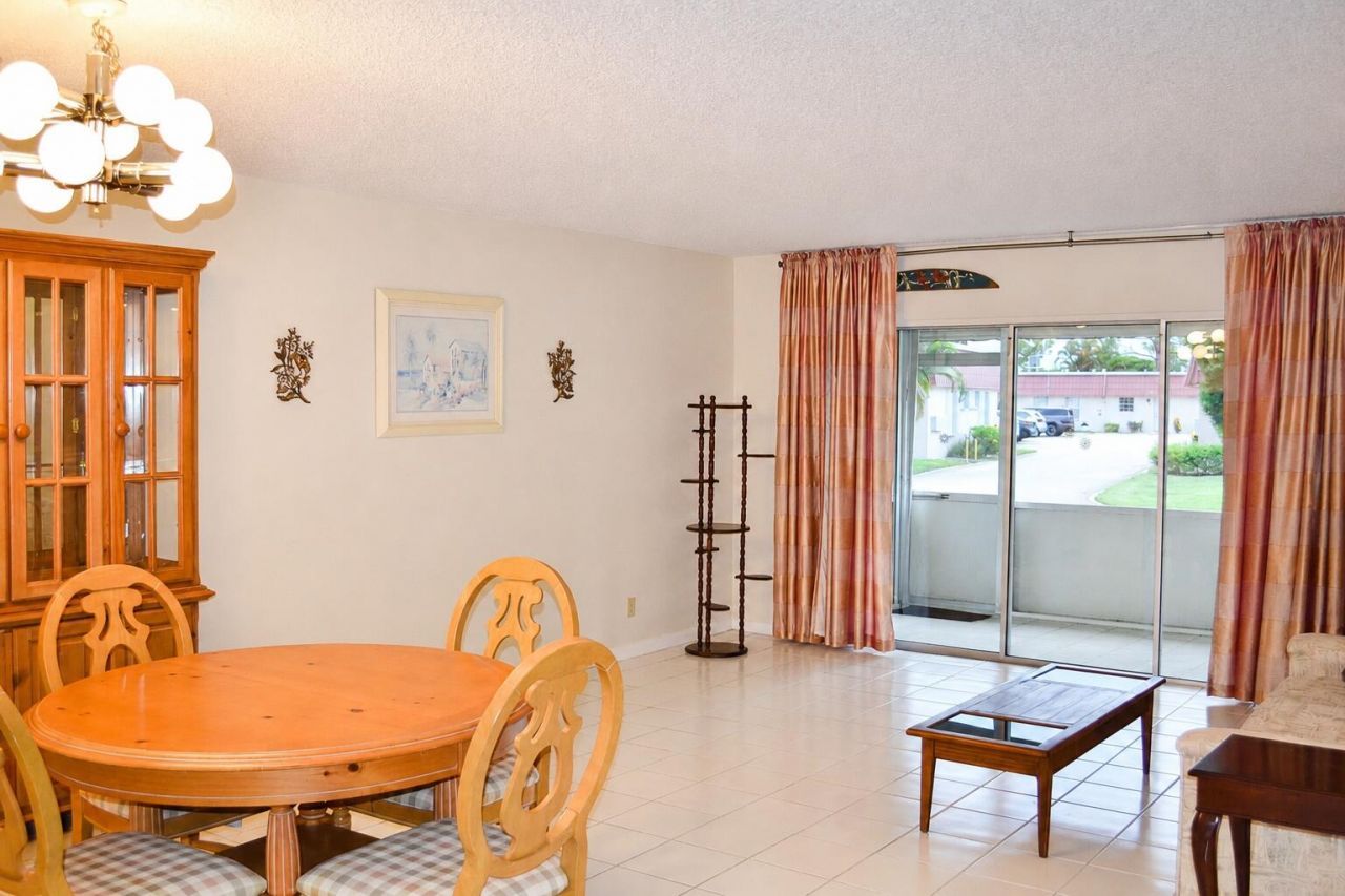 570 Laconia Circle, Lake Worth, FL 33467 Photo