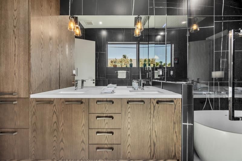 300 NE 21st Ct, Wilton Manors, FL 33305 Photo