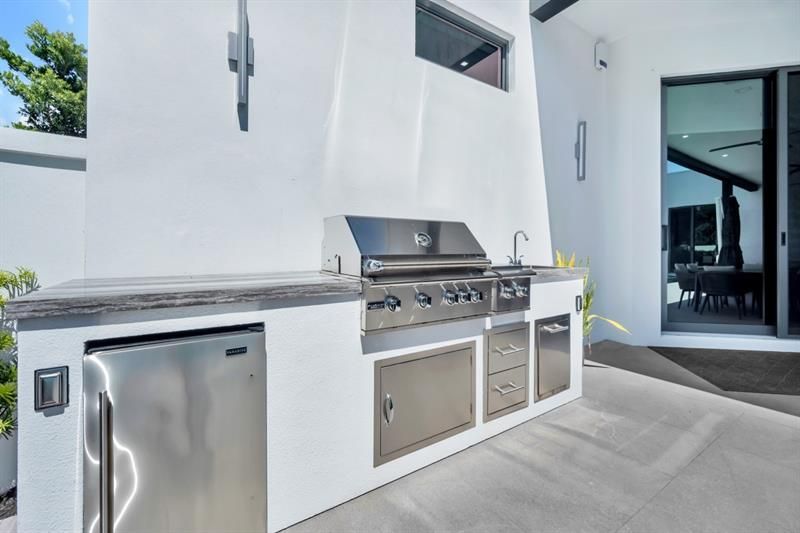 300 NE 21st Ct, Wilton Manors, FL 33305 Photo