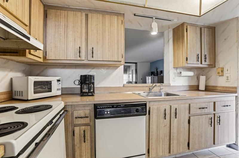 7360 NW 18th Street, Unit 103, Margate, FL 33063 Photo