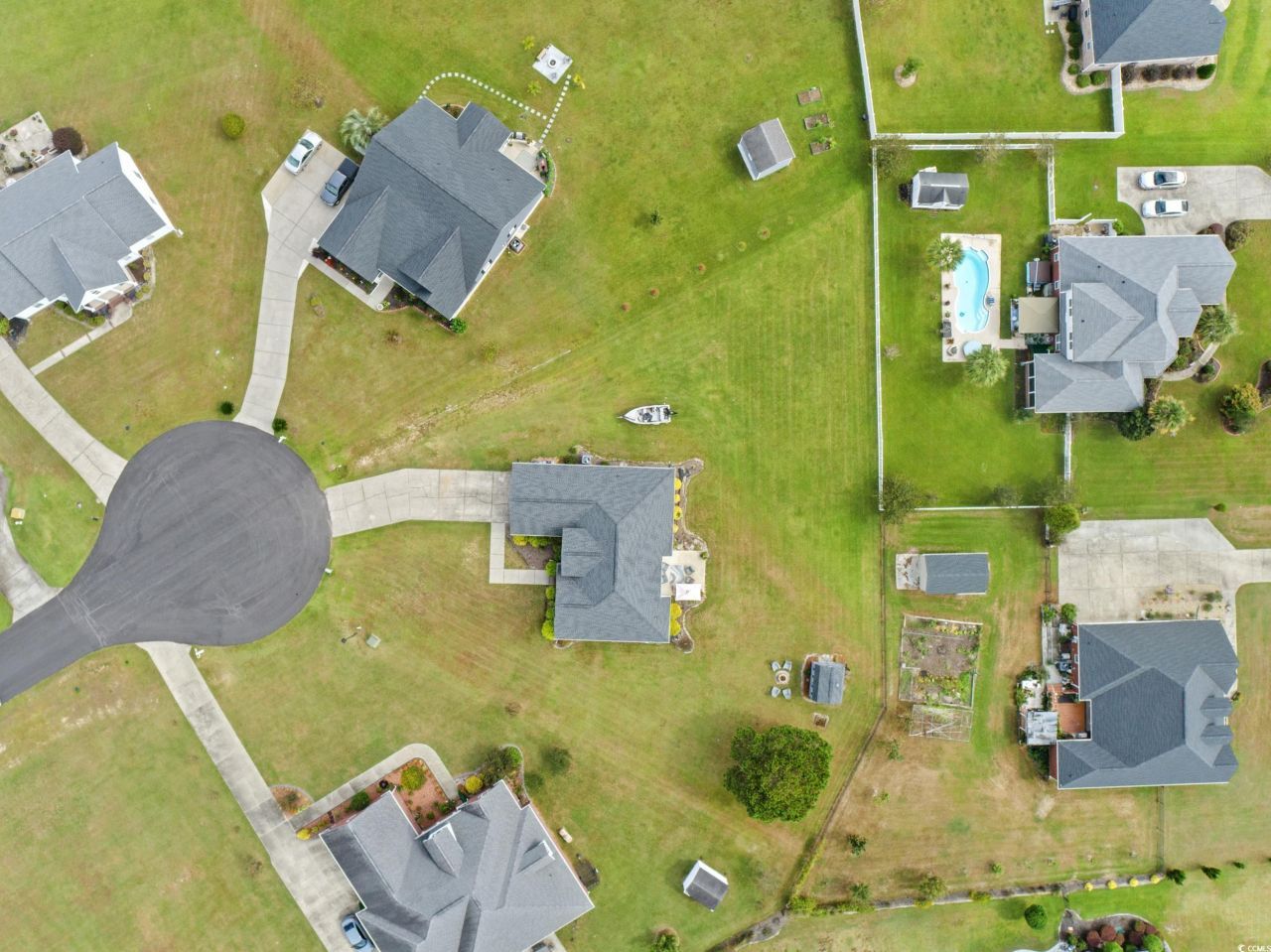 908 Saint James Ct. Photo 36