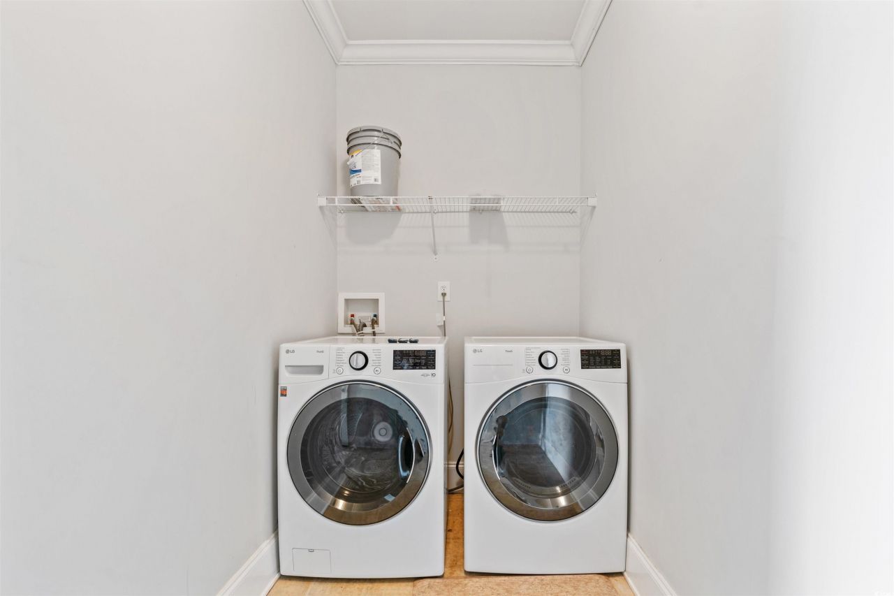 400 Hillside Dr. S Photo 34