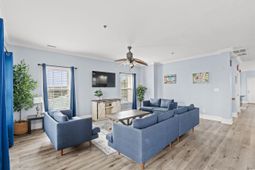 400 Hillside Dr. S photo 4