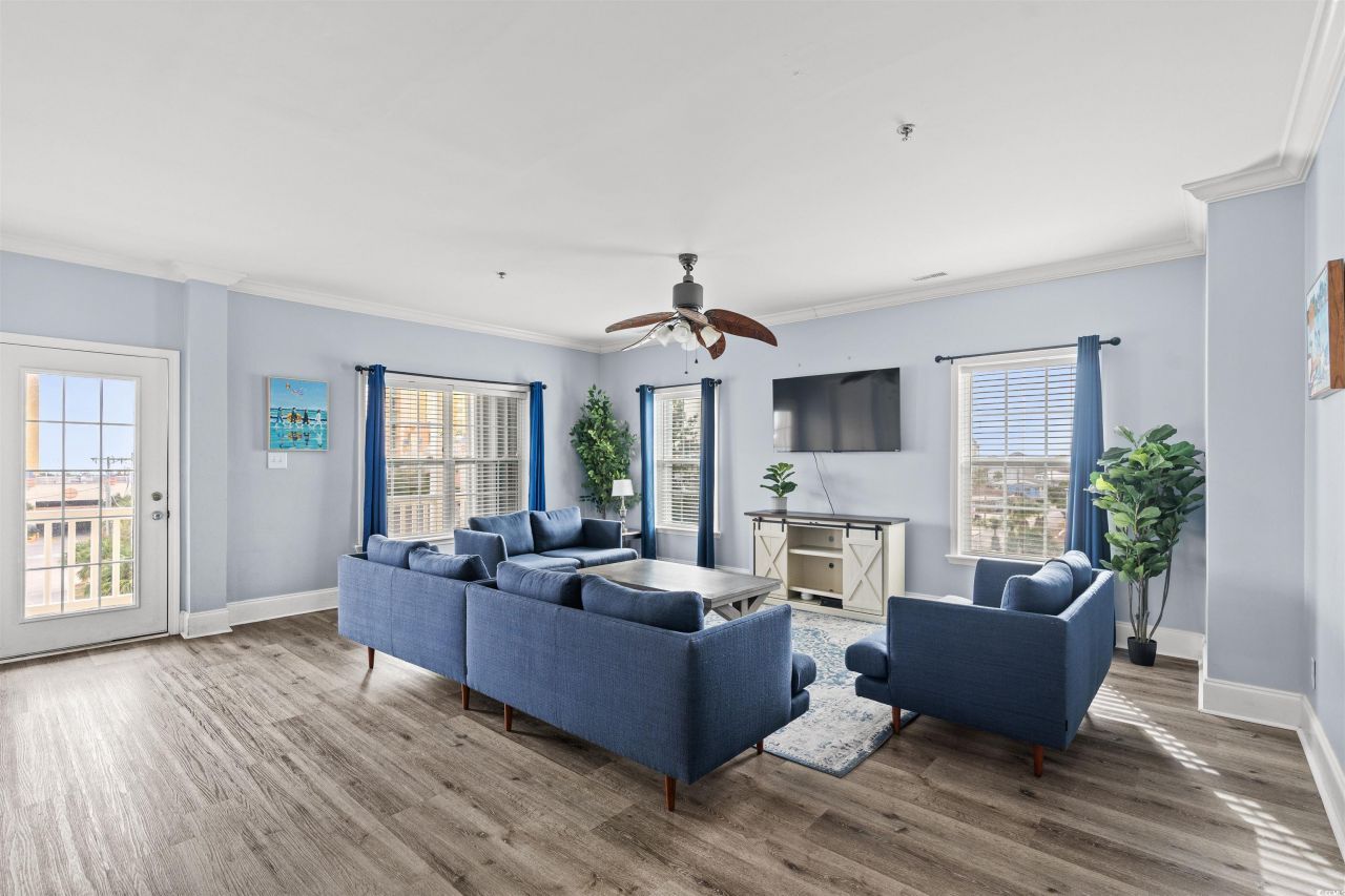 400 Hillside Dr. S Photo 6