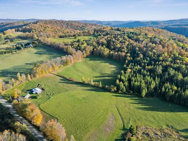 223 Bobbinshop Road, Chelsea, VT 05038