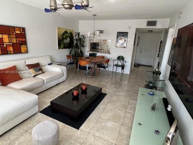 329 SE 3rd St, Unit 304S, Hallandale Beach, FL 33009 Photo