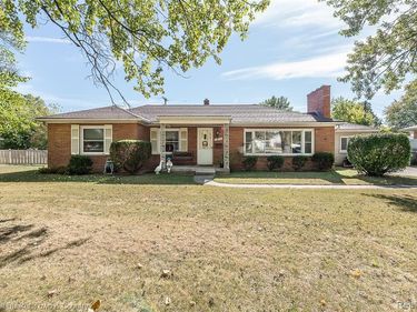 32297 Warren Road, Garden City, MI 48135