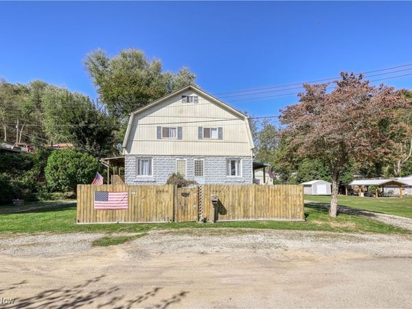 1751 Crawford Avenue, Wellsville, OH 43968