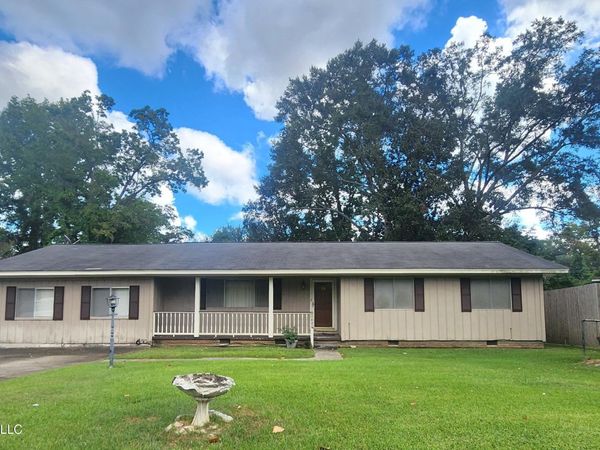 19 Shadow Lane, Natchez, MS 39120