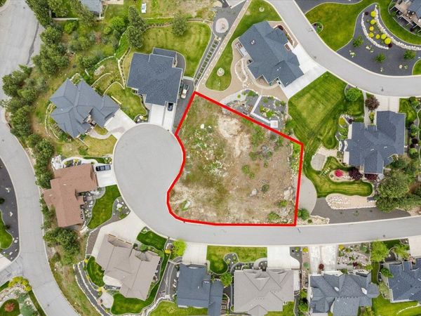 8321 E Black Oak Ln, Spokane, WA 99217