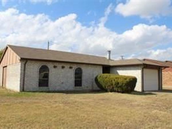 6625 Dewsbury Street, North Richland Hills, TX 76182