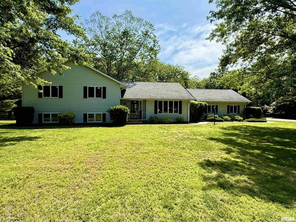107 OAKVIEW Drive, Knoxville, IL 61448