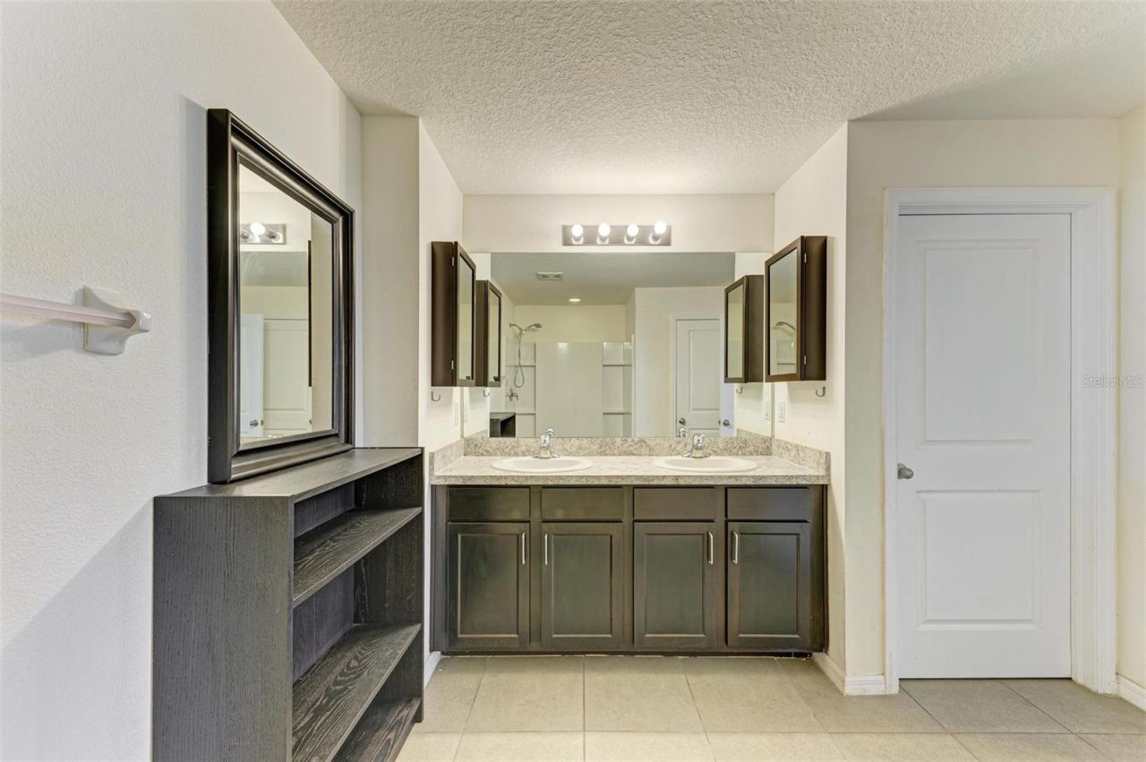 123 San Avellino Court, Bradenton, FL 34208 Photo