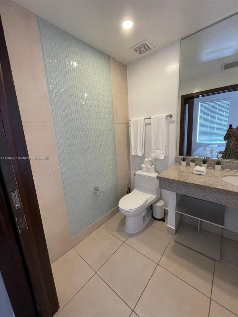 1036 Ocean Dr, Unit B309, Miami Beach, FL 33139 Photo