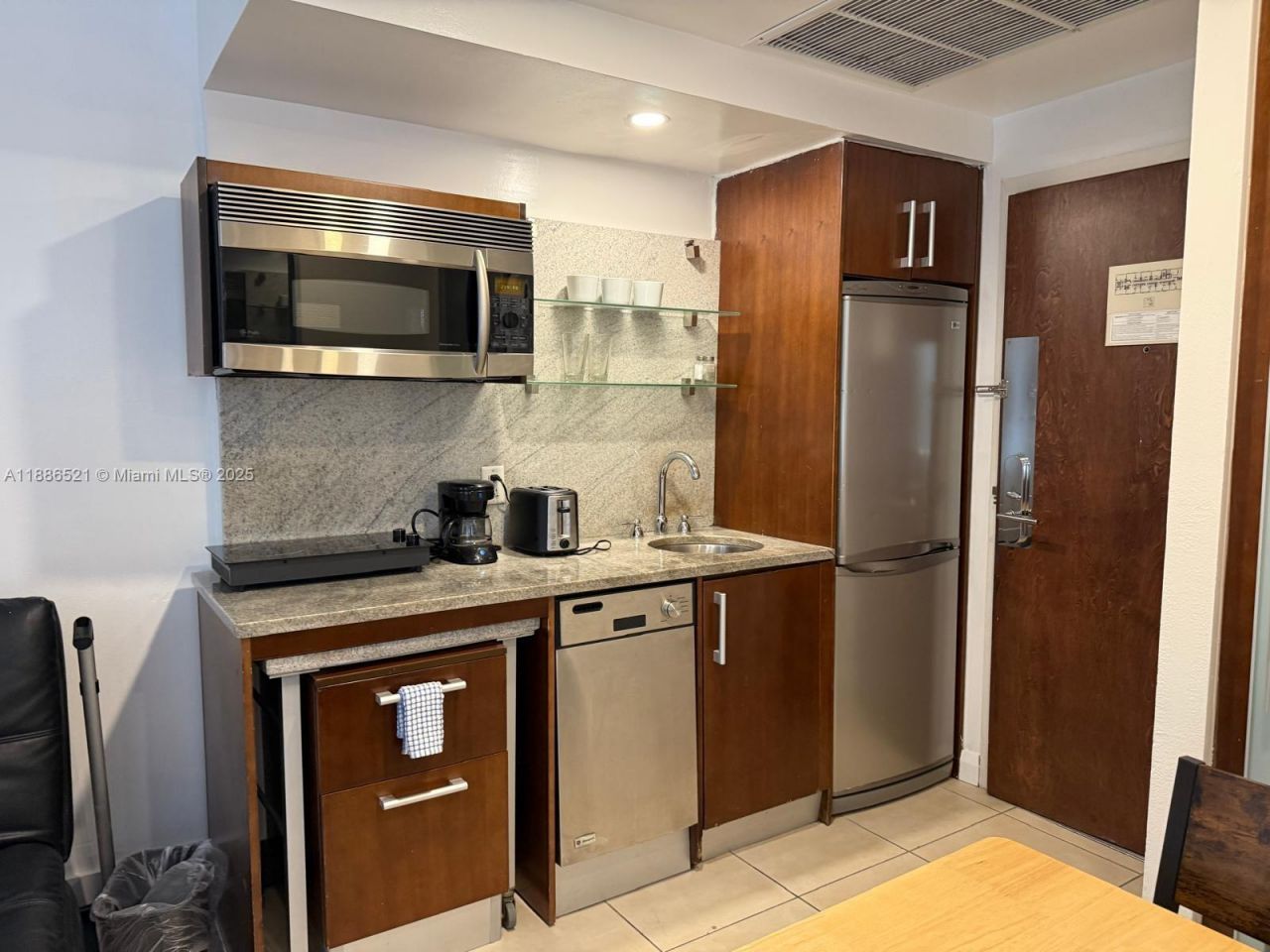 1036 Ocean Dr, Unit B309, Miami Beach, FL 33139 Photo