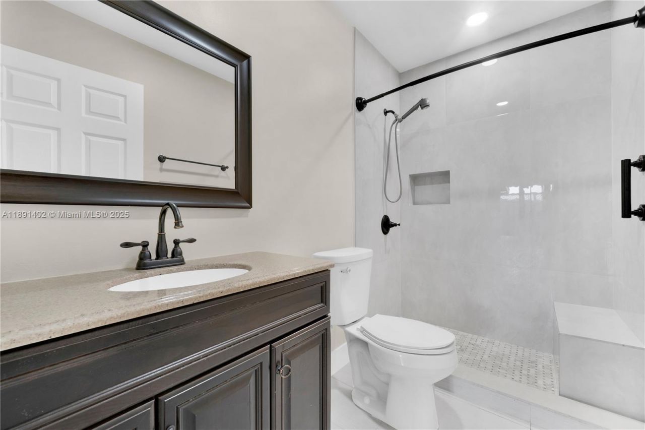 16215 SW 137th Ct, Miami, FL 33177 Photo