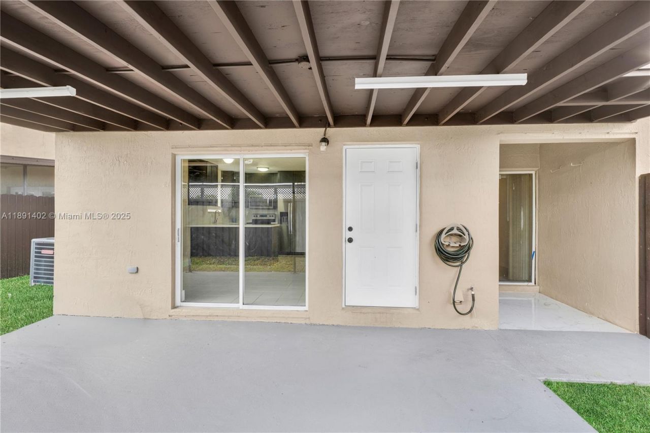 16215 SW 137th Ct, Miami, FL 33177 Photo