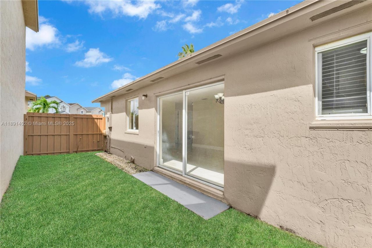 16215 SW 137th Ct, Miami, FL 33177 Photo