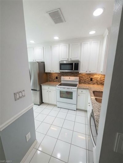 7715 Woodbrook Cir, Unit 3402, Naples, FL 34104 Photo
