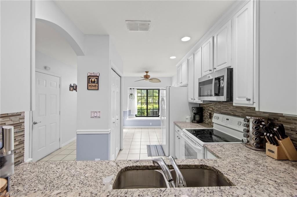 7715 Woodbrook Cir, Unit 3402, Naples, FL 34104 Photo
